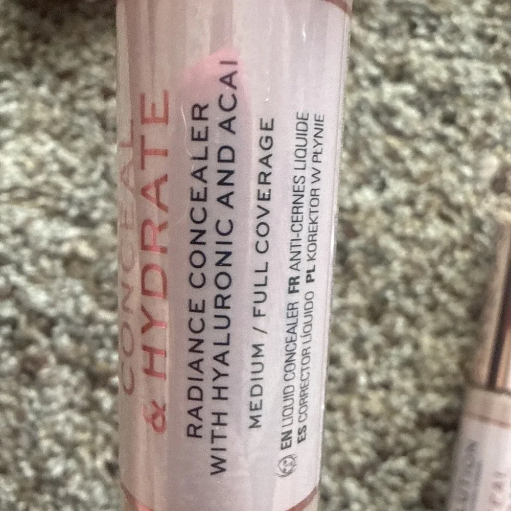 Revlon Revolution Conceal & Hydrate Concealer C4(3 Pack)
